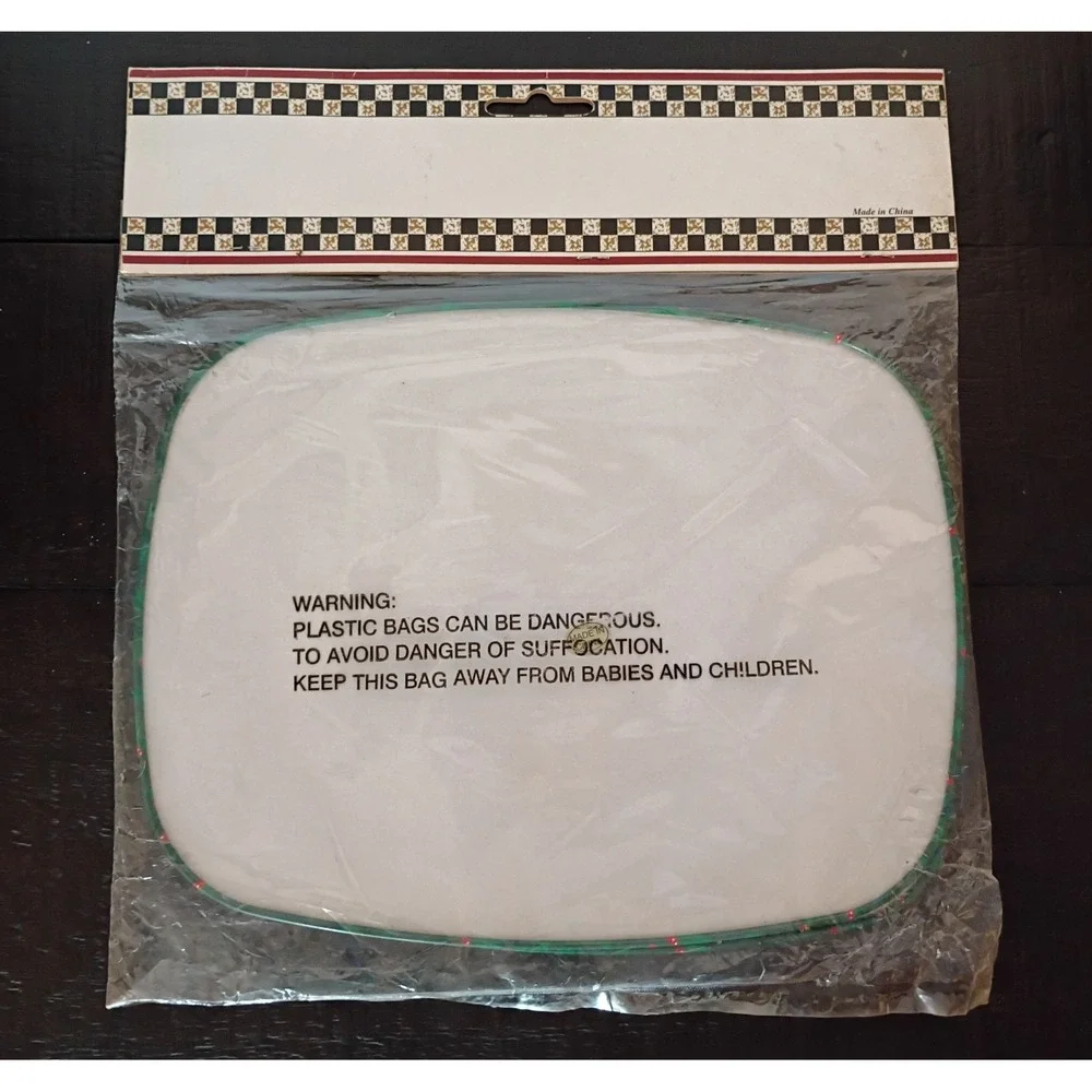 NIP 2 Pc Metal Hot Mat Set Pot Mats Christmas Teddy Bears Toys Red Green Holiday